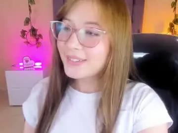 dahlia_rousse — GOAL: tease spit tits  [170 tokens remaining] Beautiful blonde with big ass, ready to play with you---Have fun in priv . #latina #glasses #teen #bigass #blonde