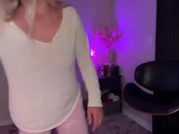 lovely_megan20 — Come chill  [500 tokens left] #bigboobs #bigass #curvy #teen #flexible #athletic