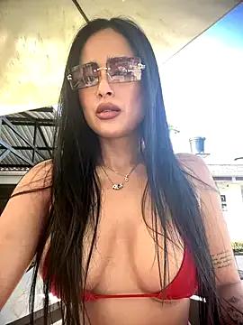 Alexandra_duque — FINGERING PUSSY + TOPLES IN PUBLIC