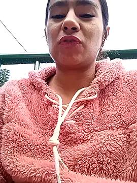 Leslly_ — Outdoor tit shows 