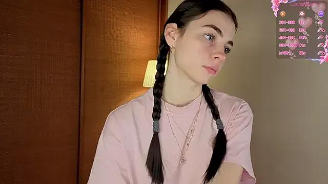 MaryJacksoon — Bite lips