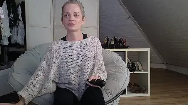 Sabdeluxe — doggy anal