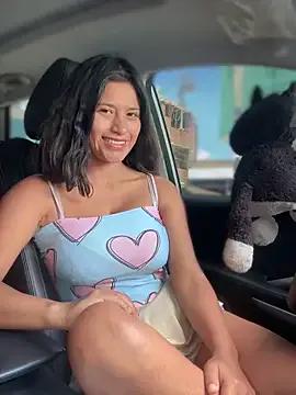 sexi_noemi — naked in an alley for 3 minutes