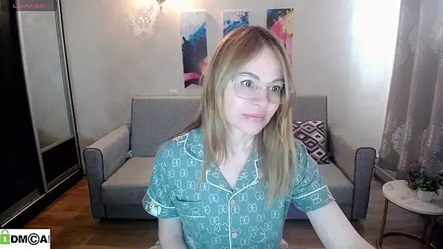 shy_hot_cat — sit down 5 times